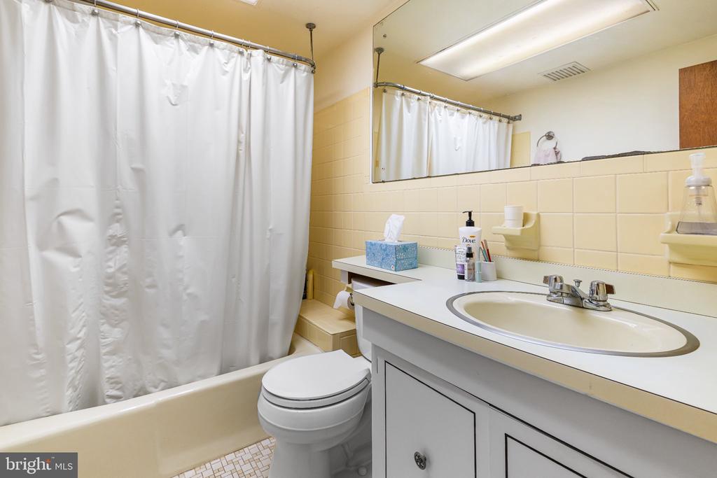 1059 MAPLE AVENUE Unit:           