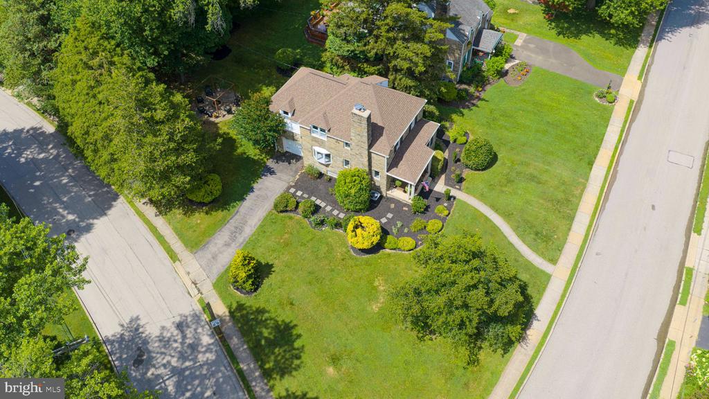 300 CHERRY LANE