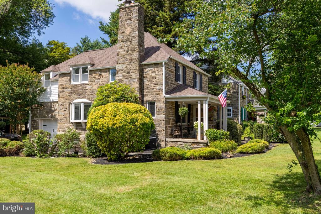 300 CHERRY LANE