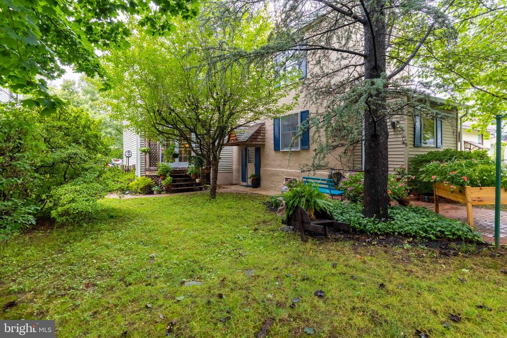 223 CLIVEDEN AVENUE