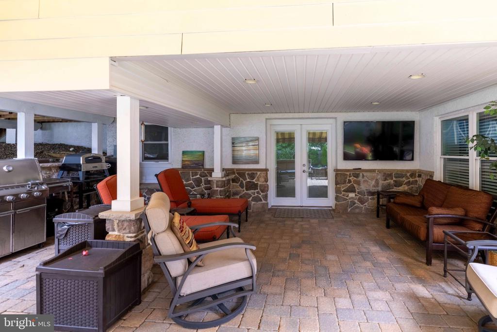 103 CANTERBURY LANE