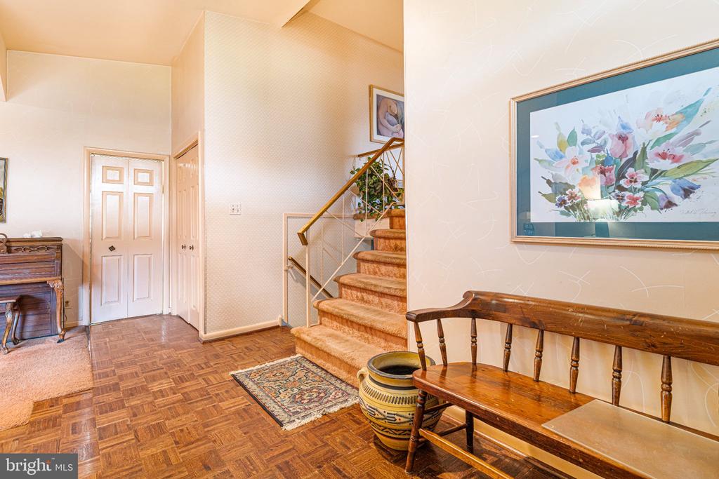 2004 LODGES LANE Unit:           