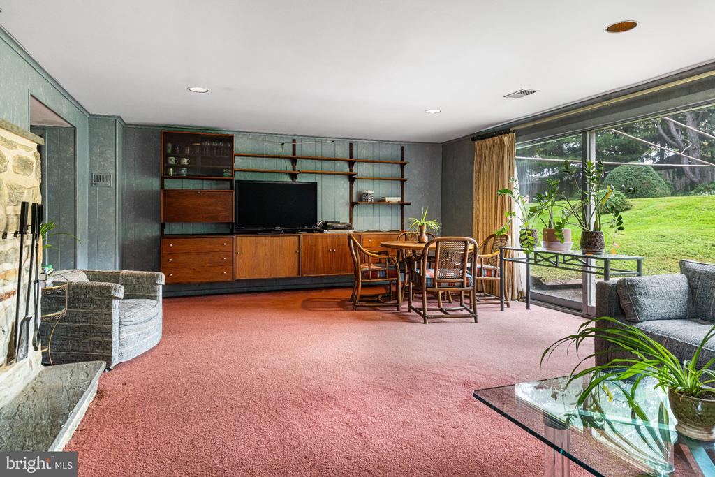 2004 LODGES LANE Unit:           