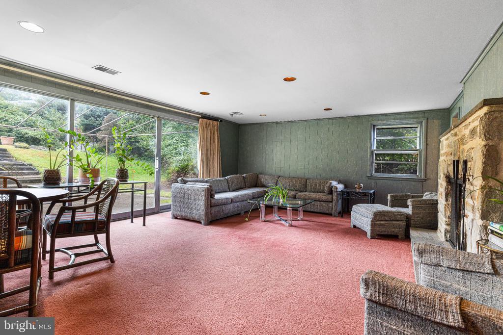 2004 LODGES LANE Unit:           
