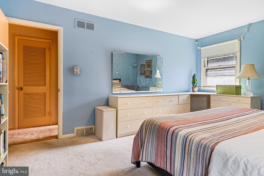 2004 LODGES LANE Unit:           