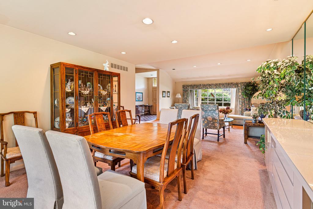 2004 LODGES LANE Unit:           