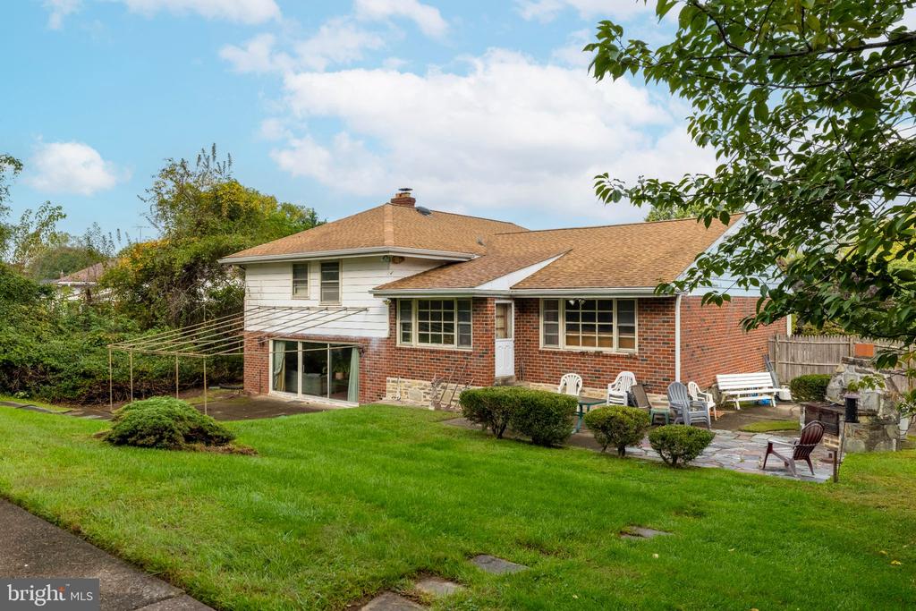 2004 LODGES LANE Unit:           