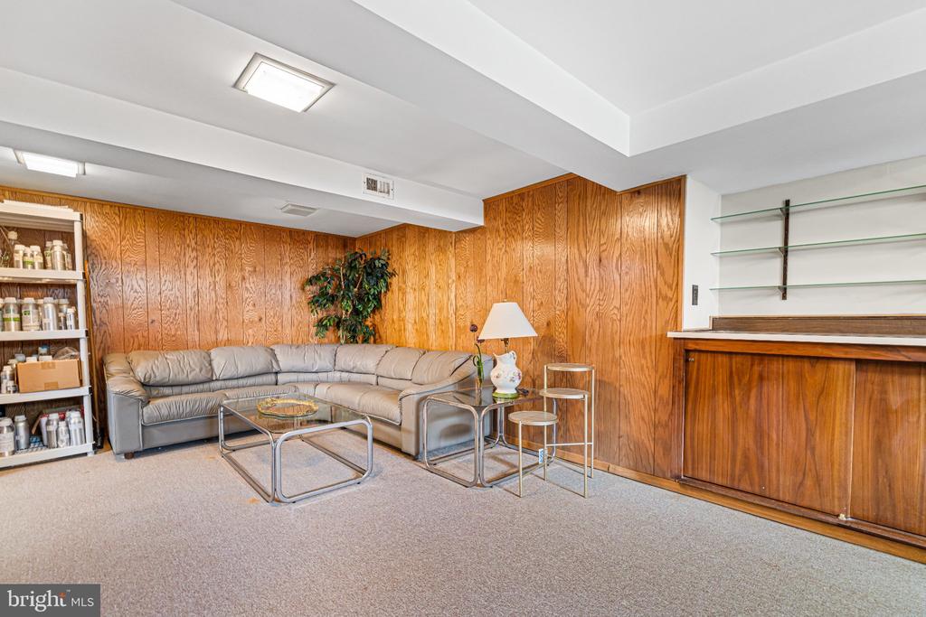2004 LODGES LANE Unit:           