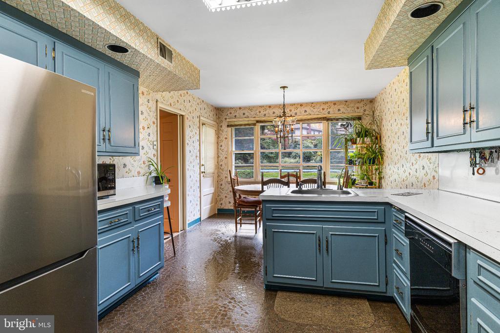 2004 LODGES LANE Unit:           