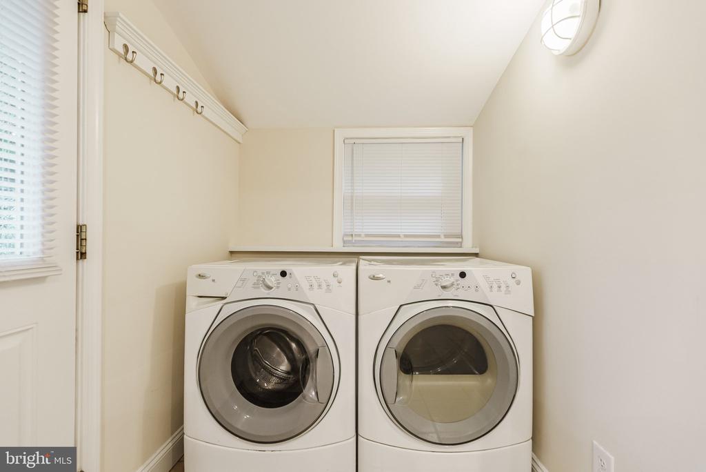 383 STEWART AVENUE Unit:           