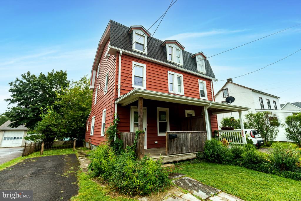 383 STEWART AVENUE Unit:           