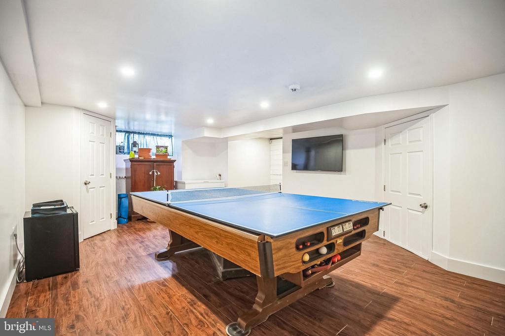 7923 RIDGE AVENUE 31 10