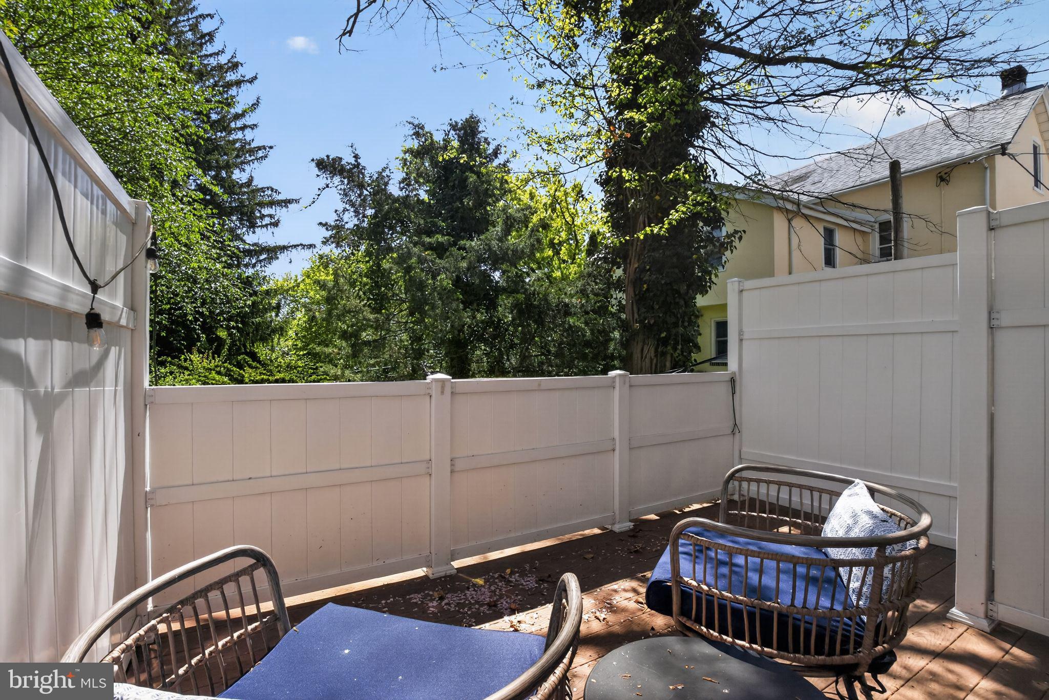 132 E HARTWELL LANE