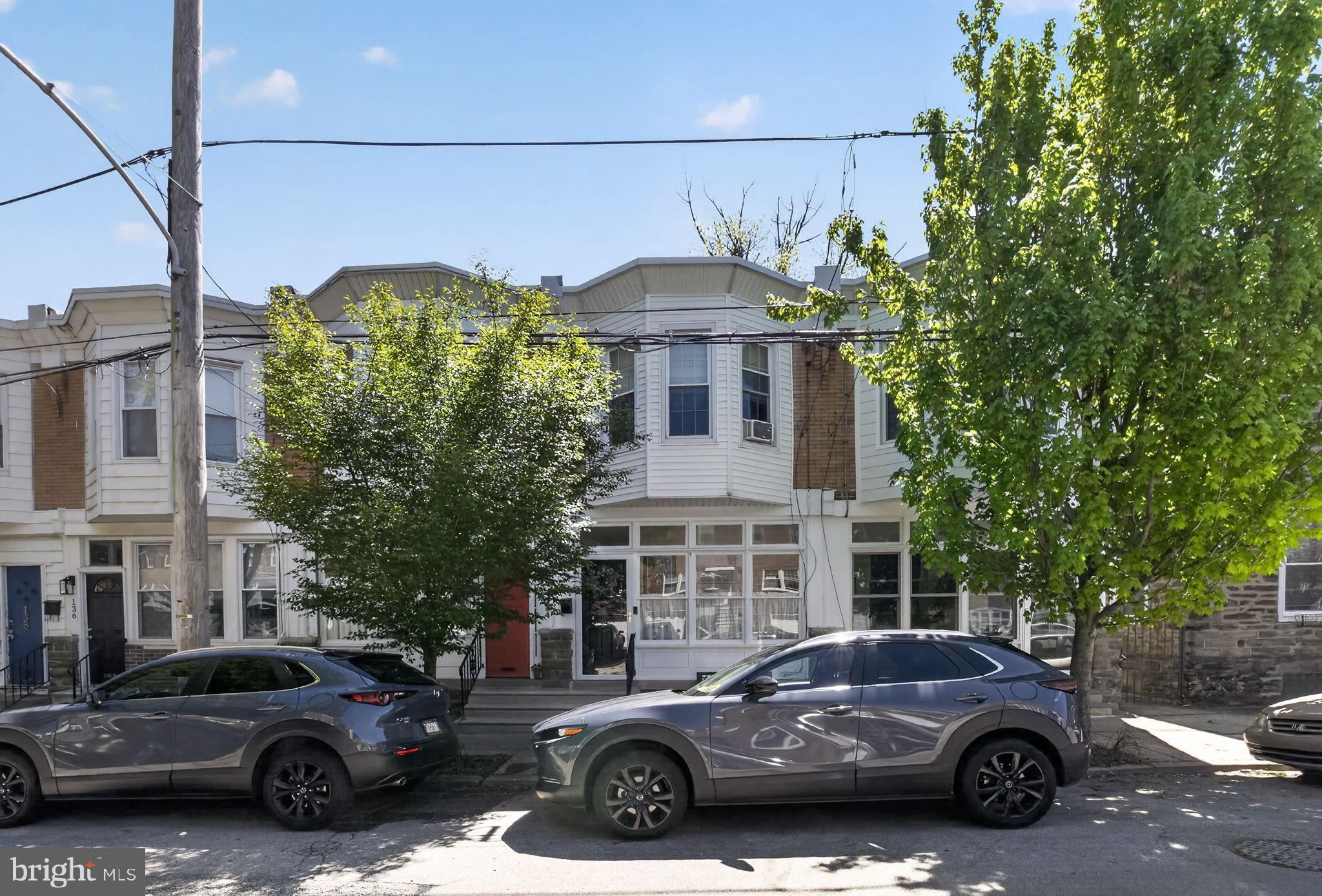 132 E HARTWELL LANE