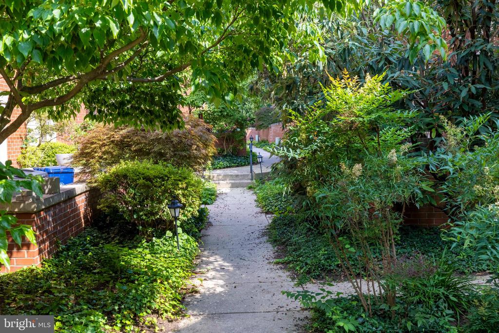 8708 PROSPECT AVENUE Unit: C9