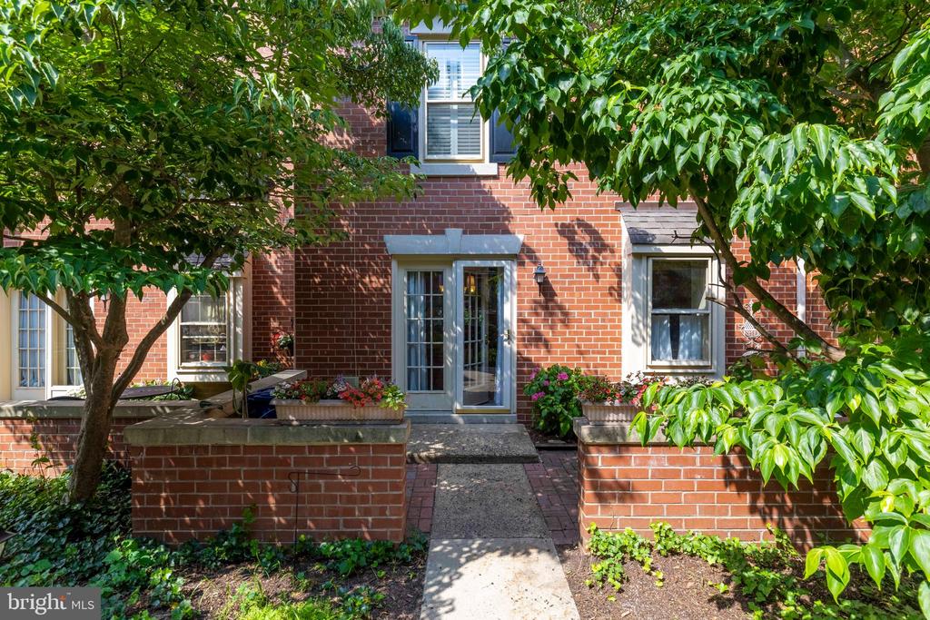 8708 PROSPECT AVENUE Unit: C9
