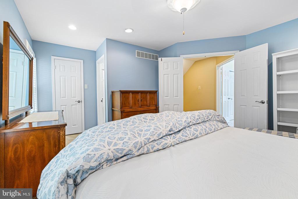 8708 PROSPECT AVENUE Unit: C9