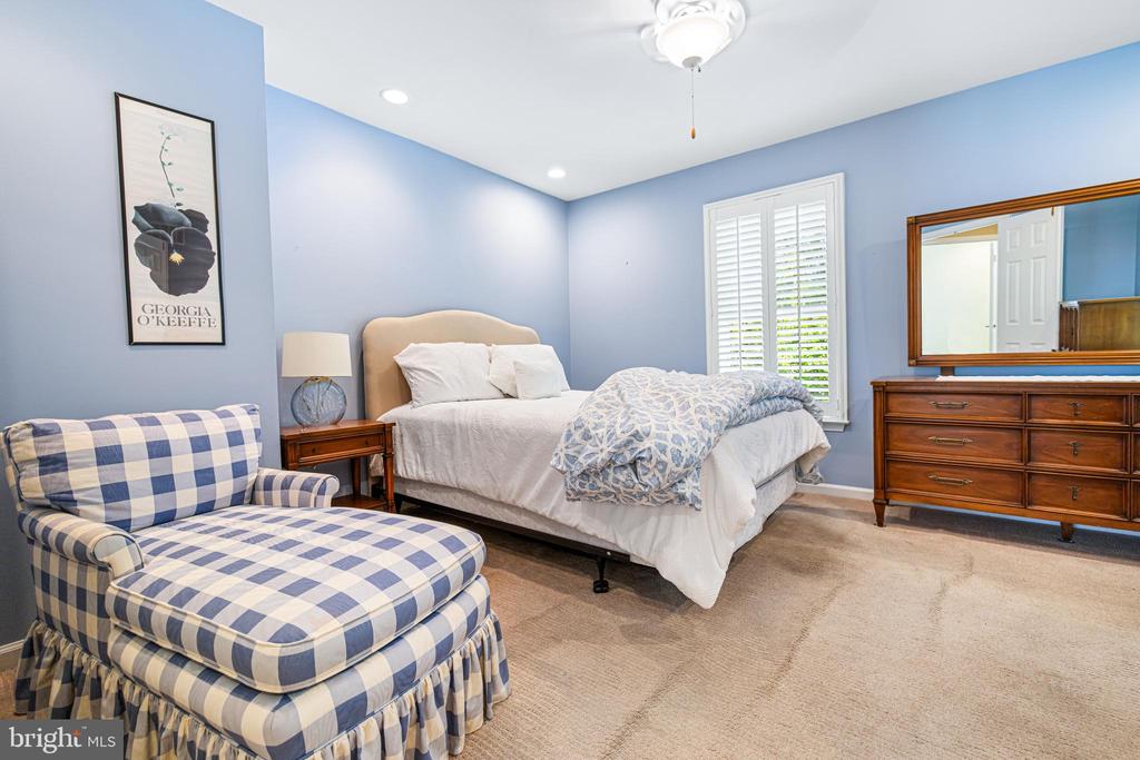8708 PROSPECT AVENUE Unit: C9