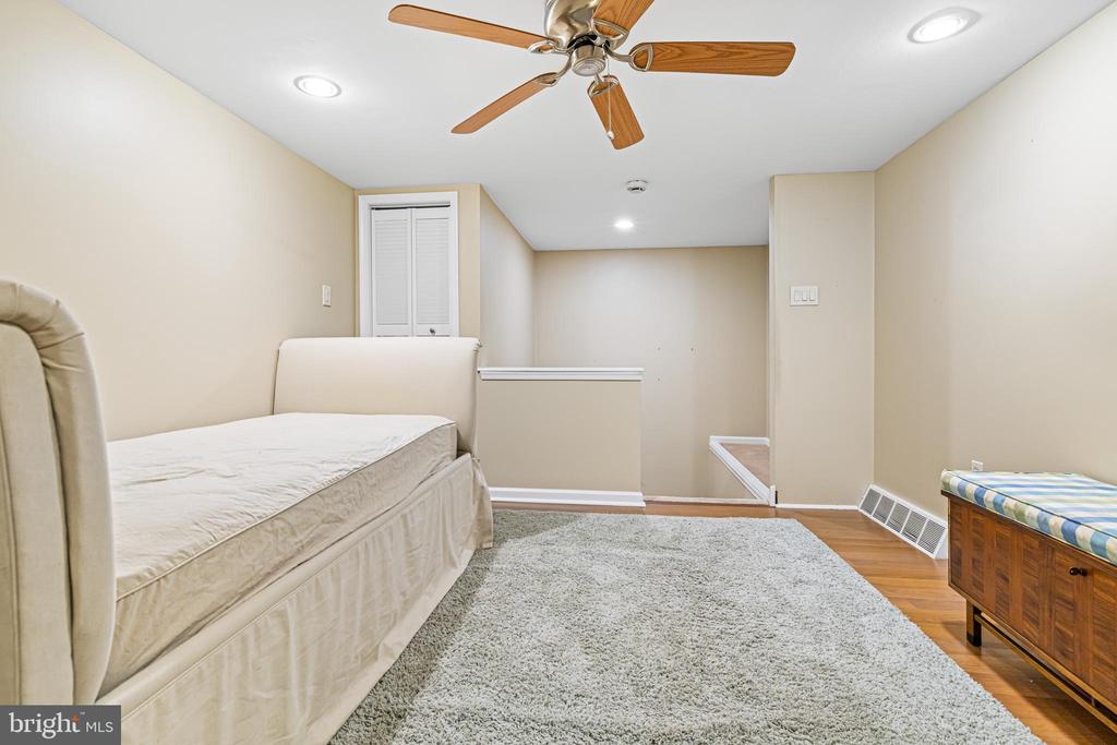 8708 PROSPECT AVENUE Unit: C9