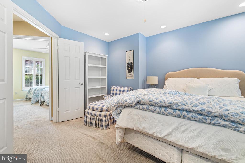 8708 PROSPECT AVENUE Unit: C9