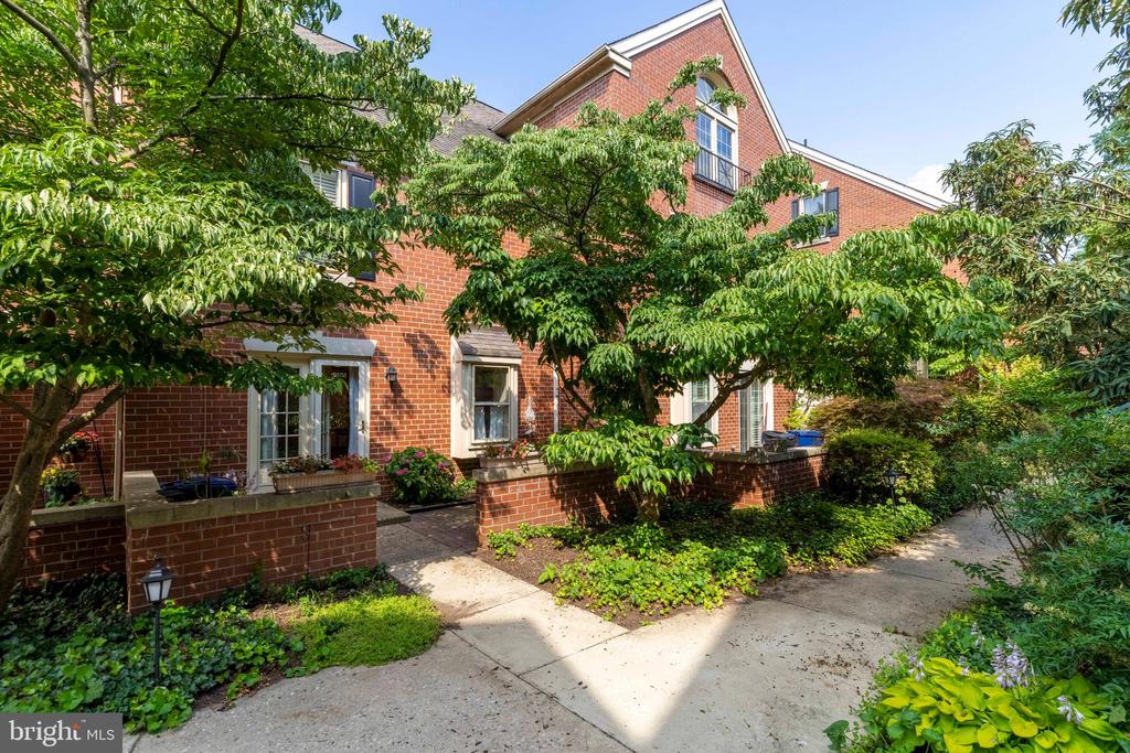 8708 PROSPECT AVENUE Unit: C9