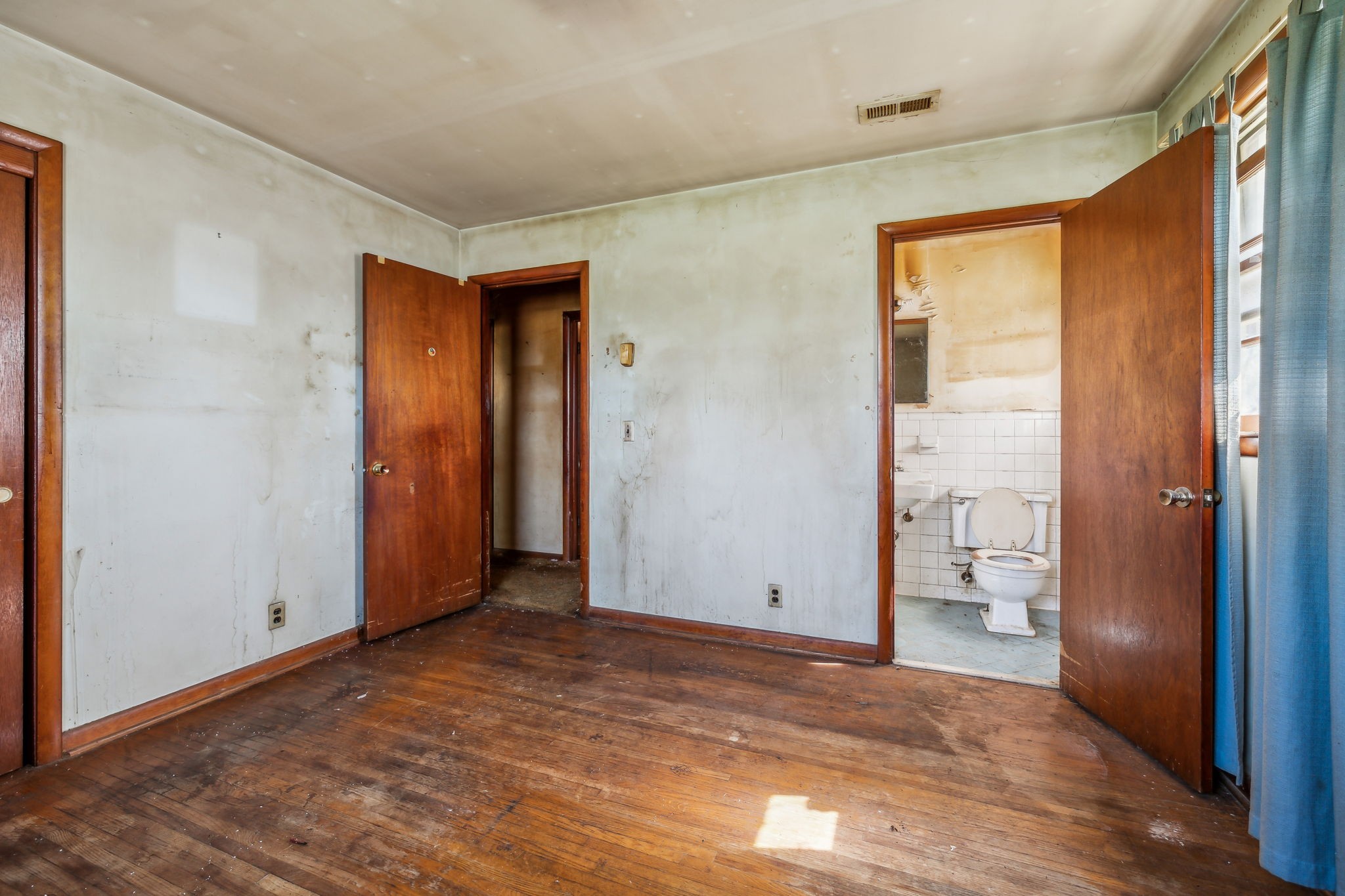 1607 Baptist World Center Dr