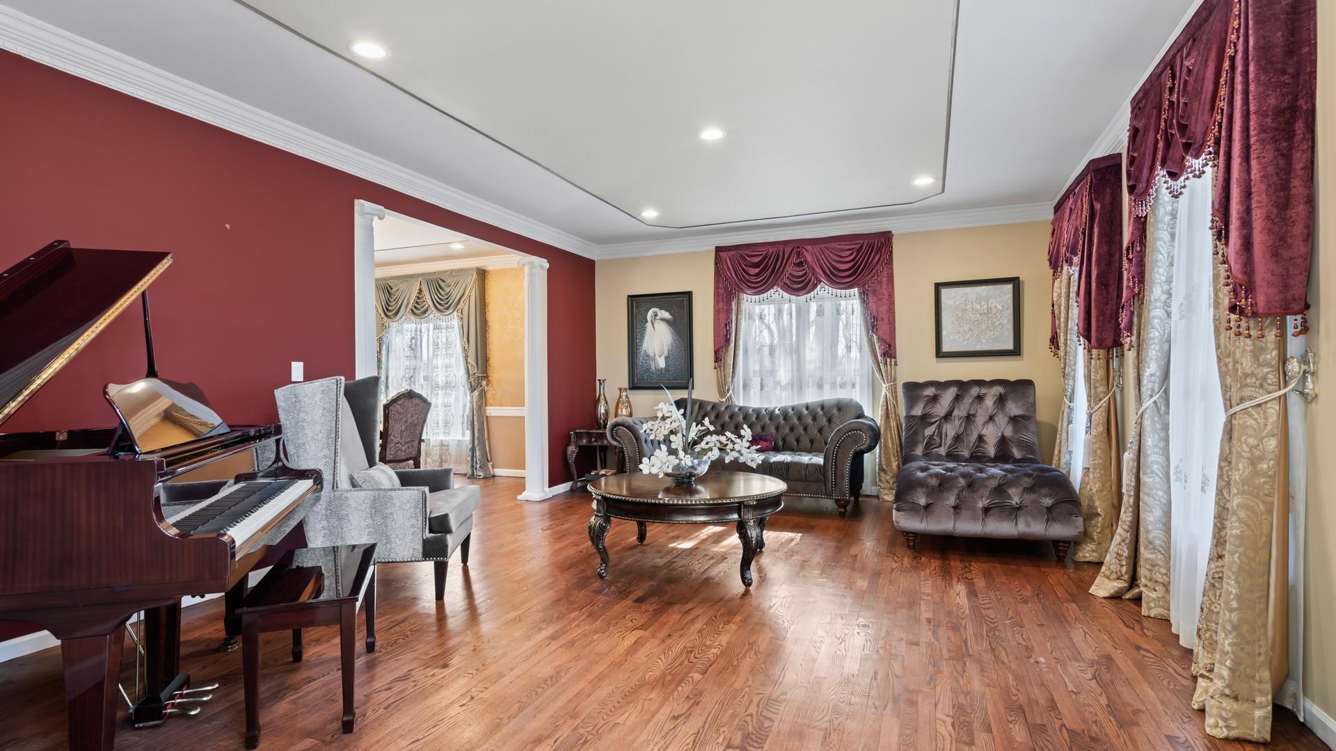 30 Pine Drive N