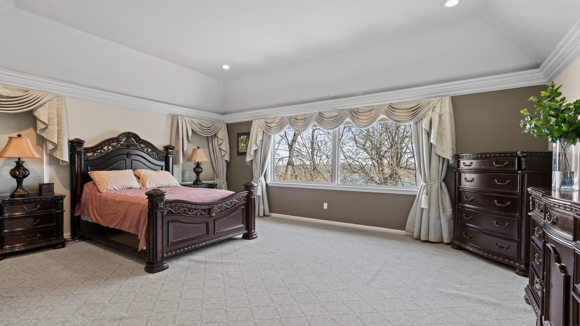 30 Pine Drive N