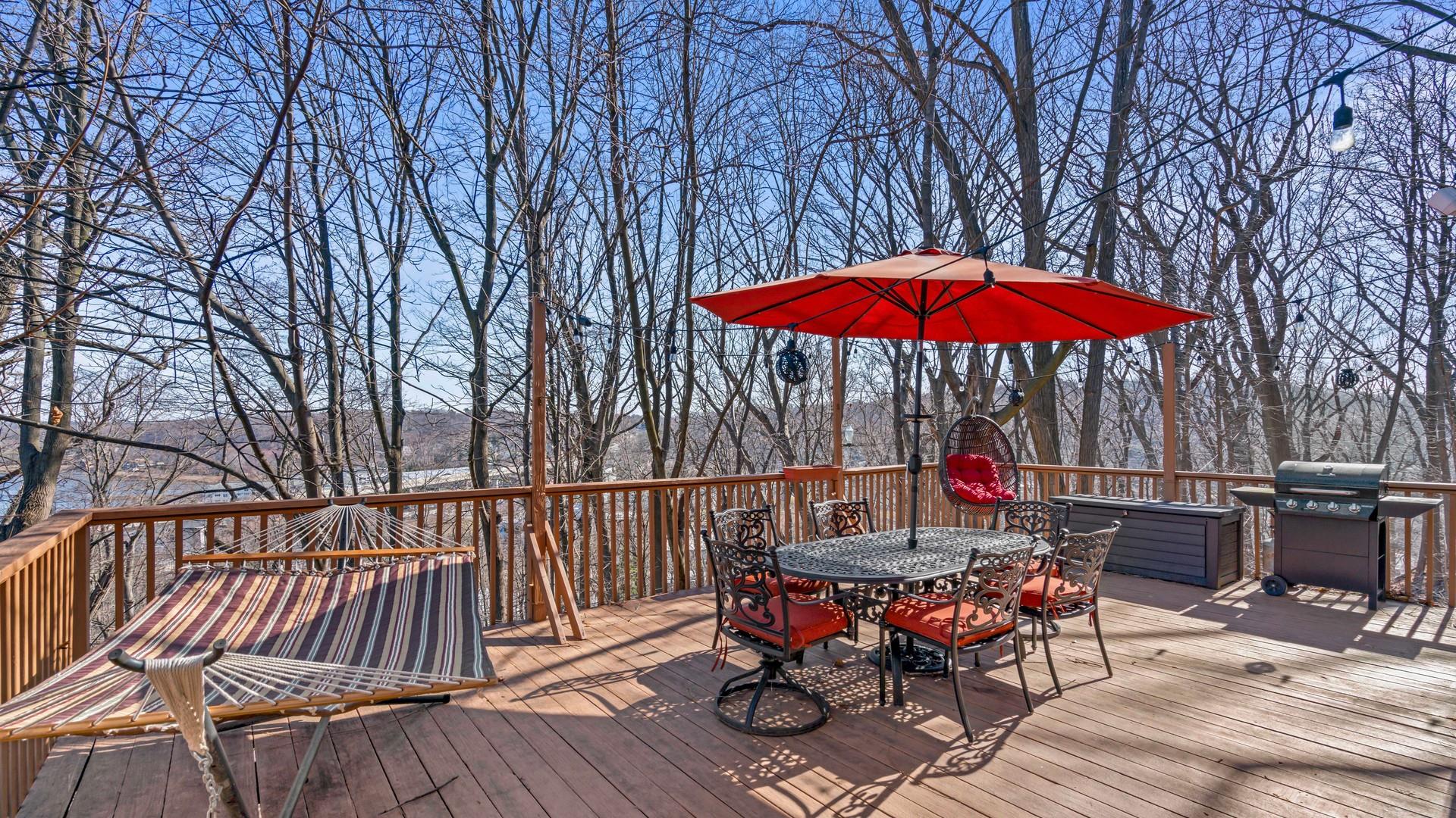 30 Pine Drive N