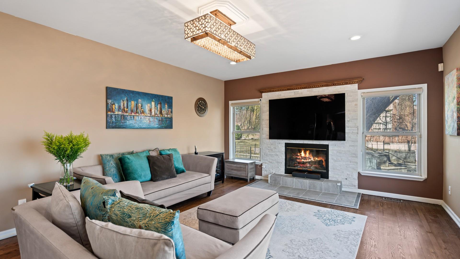 30 Pine Drive N