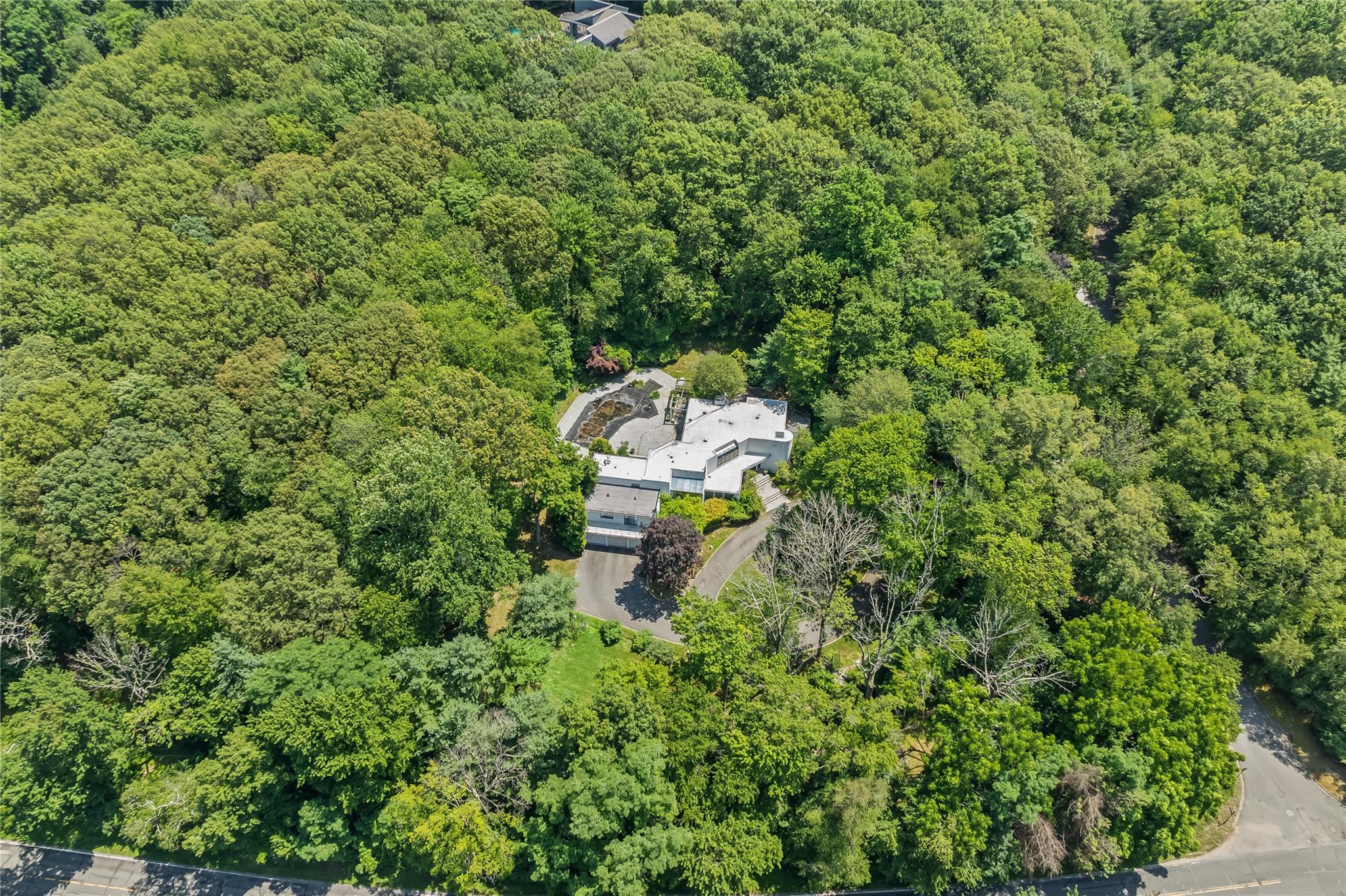 2 West View Drive