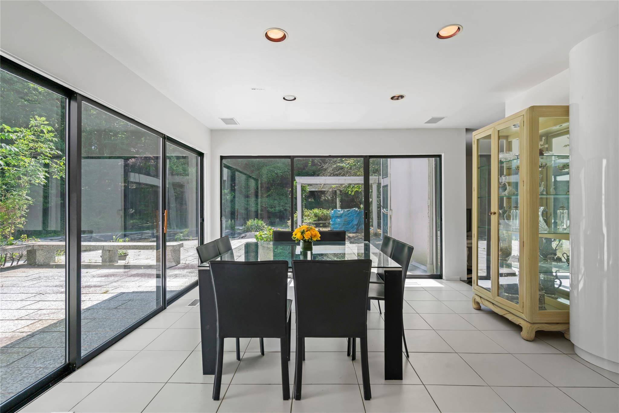 2 West View Drive