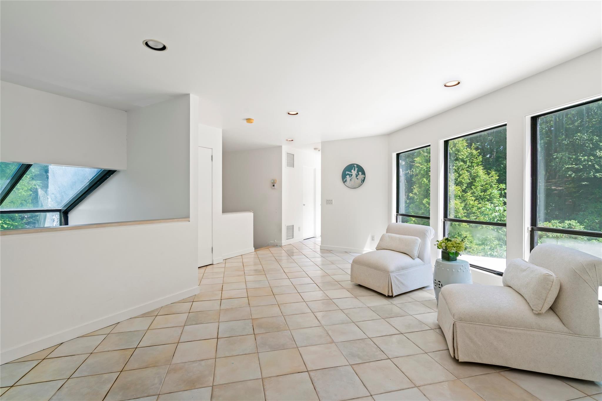 2 West View Drive