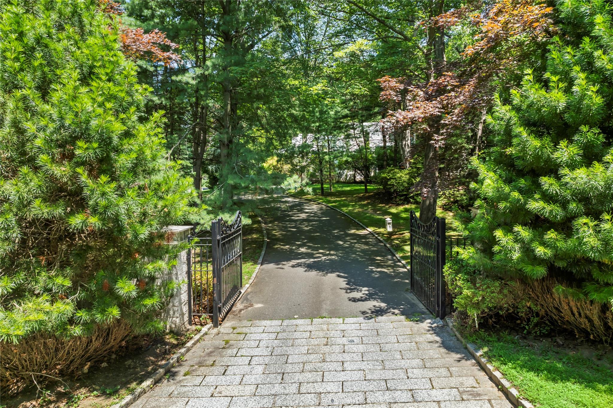 2 West View Drive