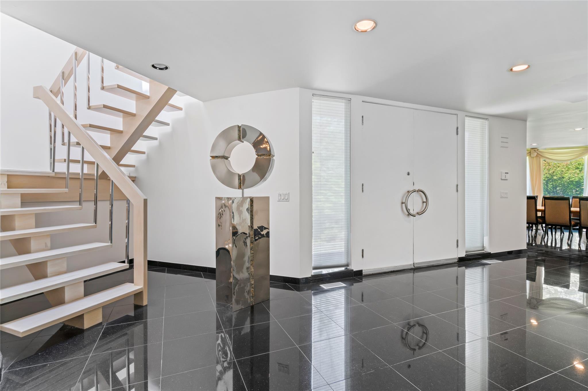 2 West View Drive