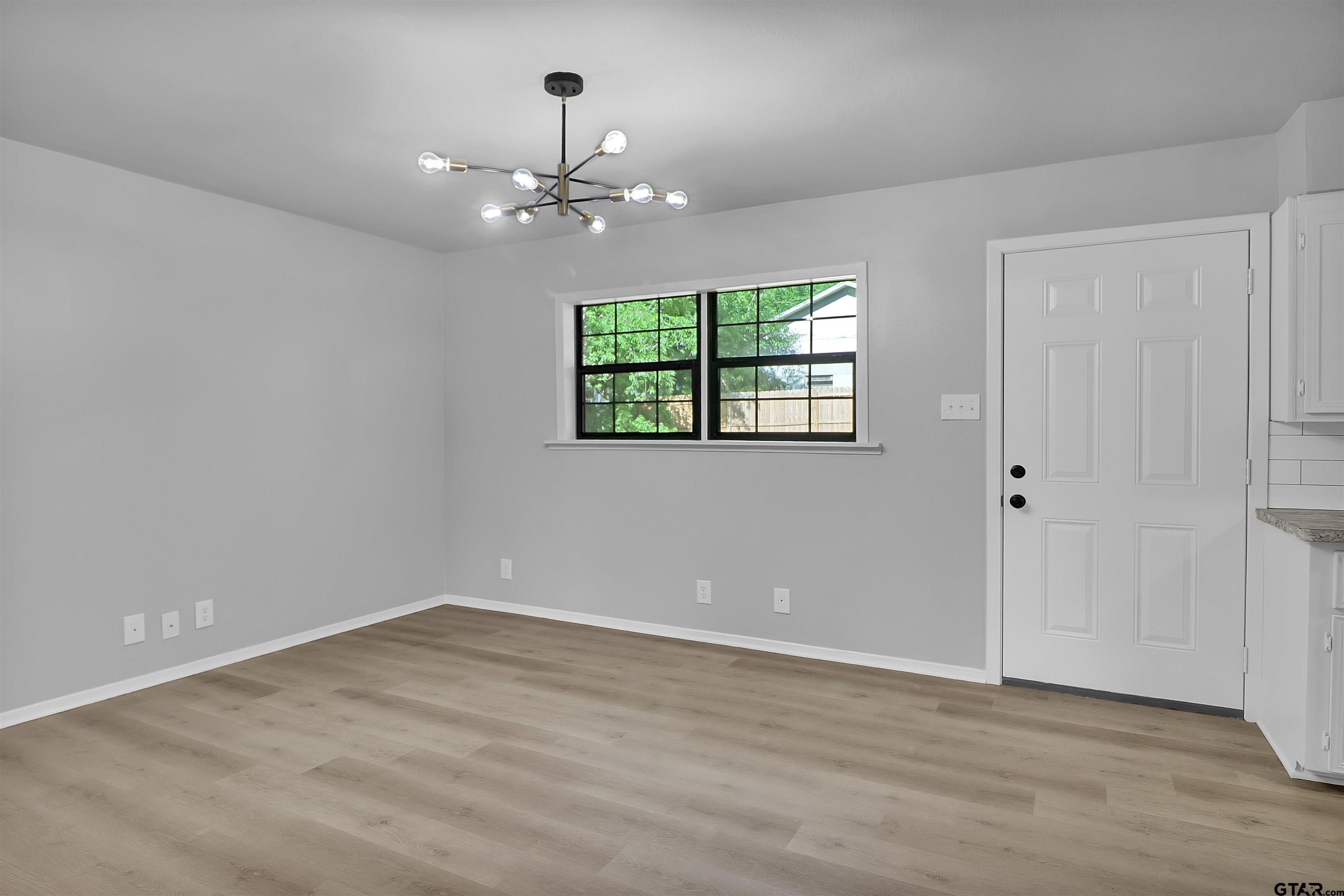1310 Ridgeview Dr