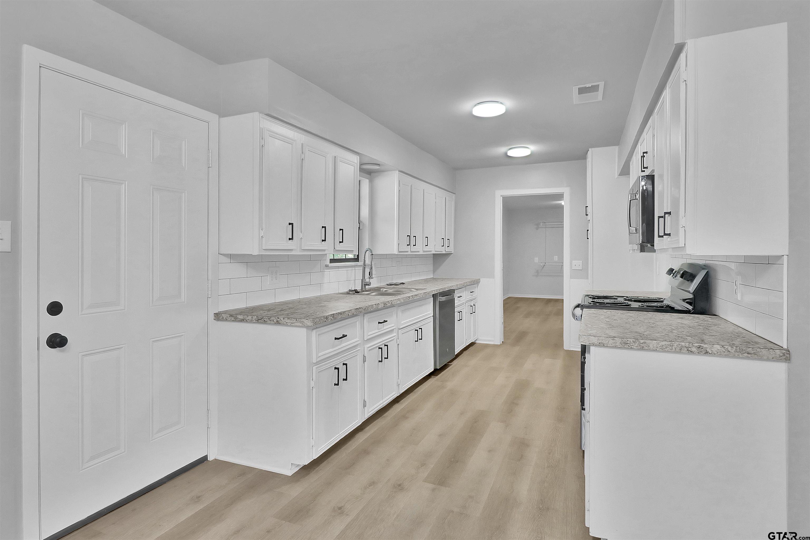 1310 Ridgeview Dr