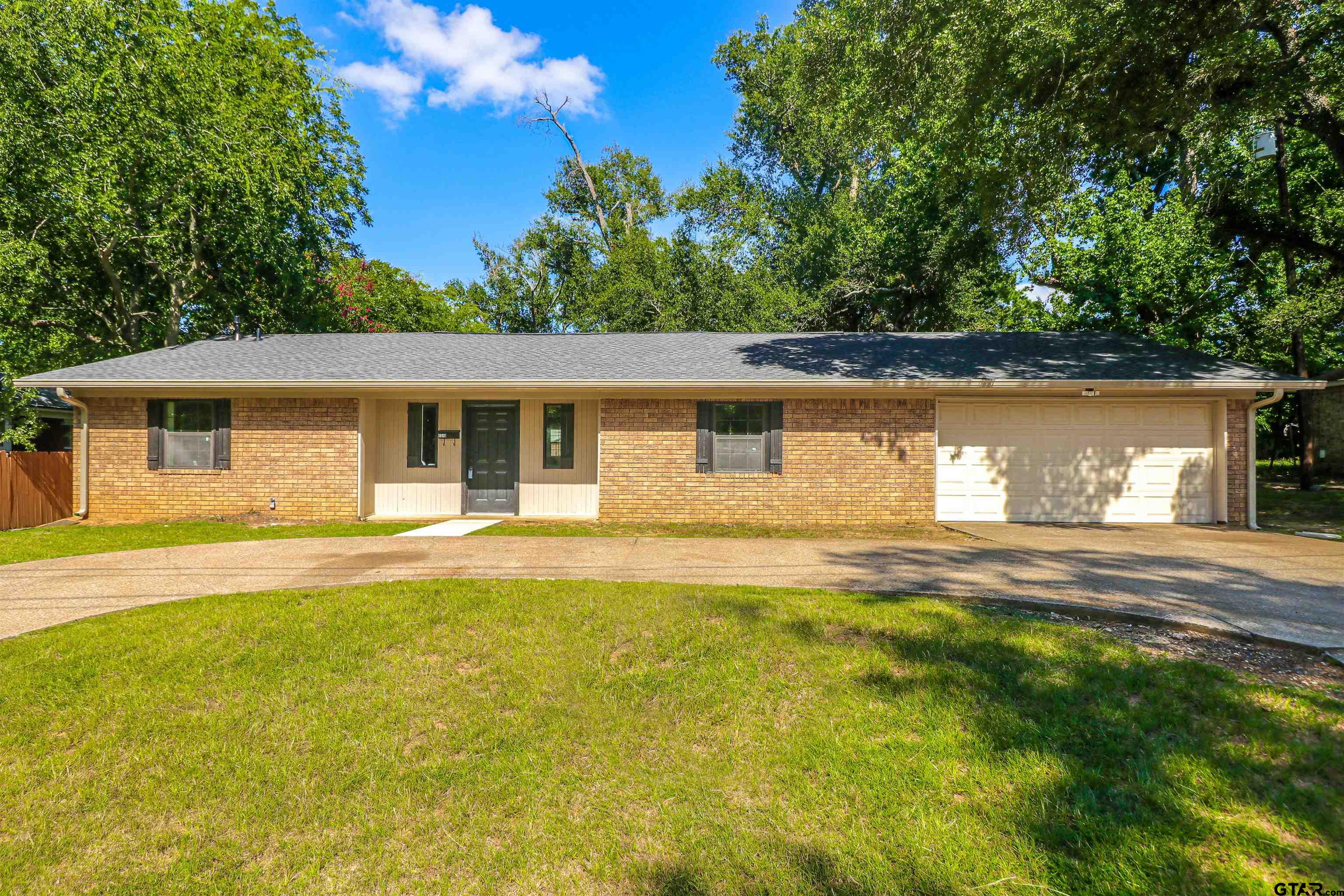 1310 Ridgeview Dr