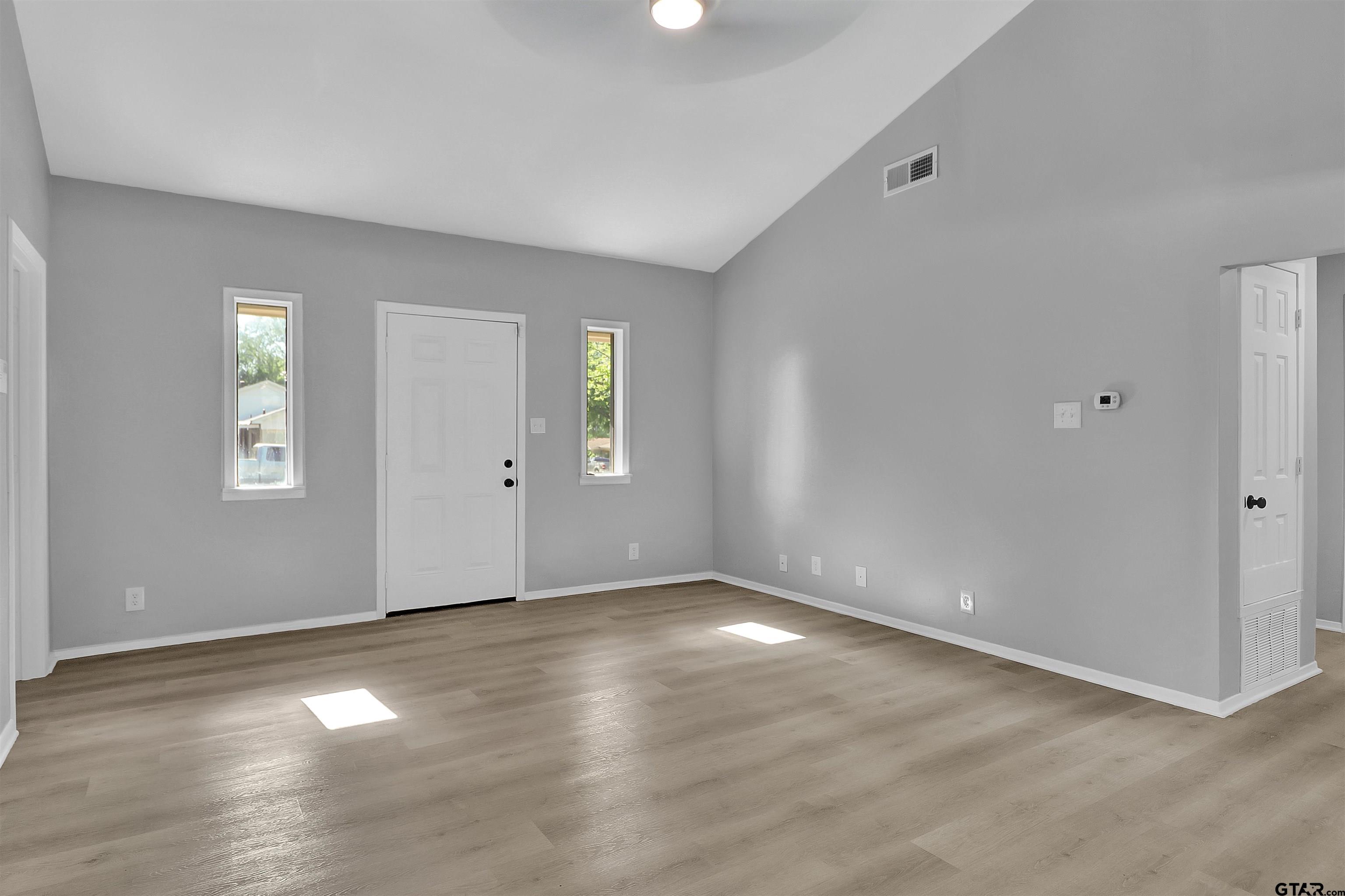 1310 Ridgeview Dr