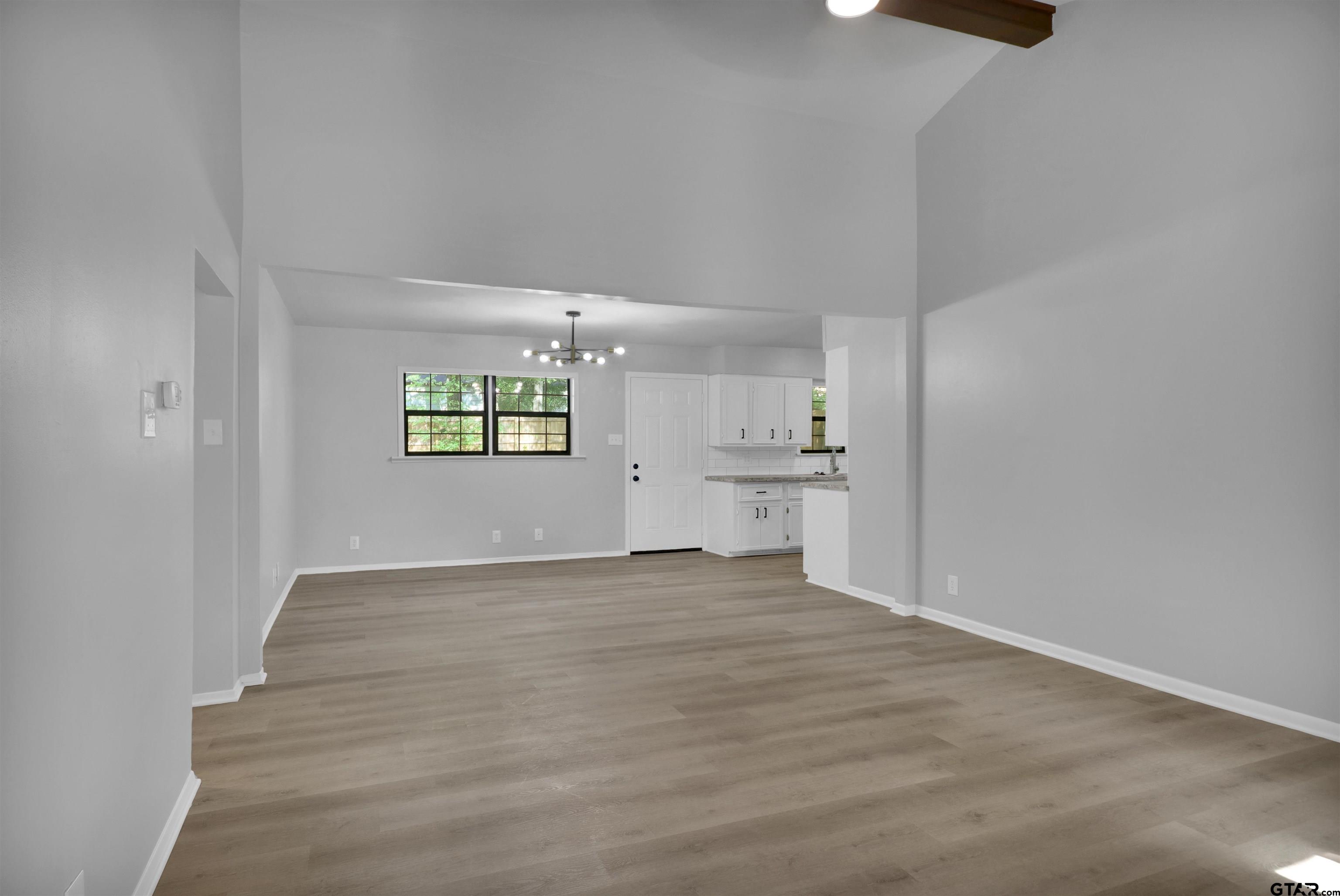 1310 Ridgeview Dr