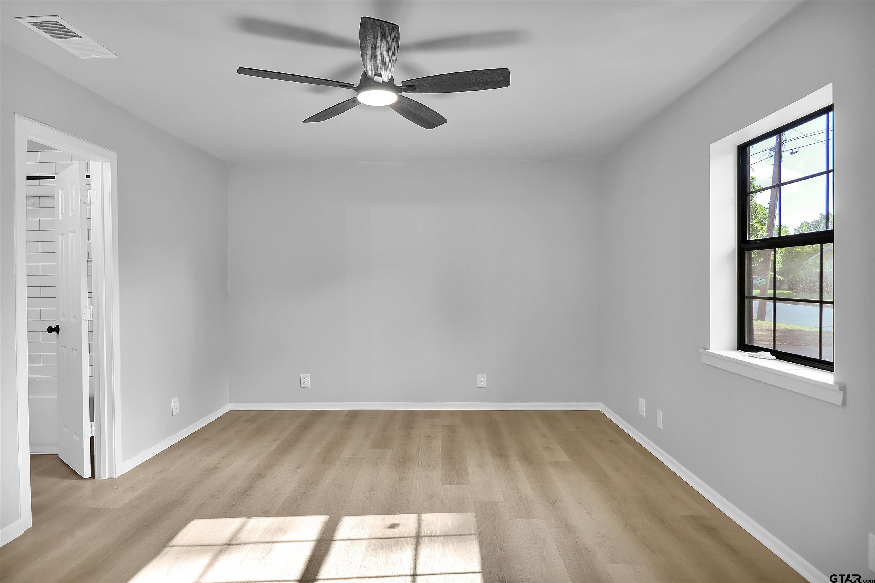 1310 Ridgeview Dr