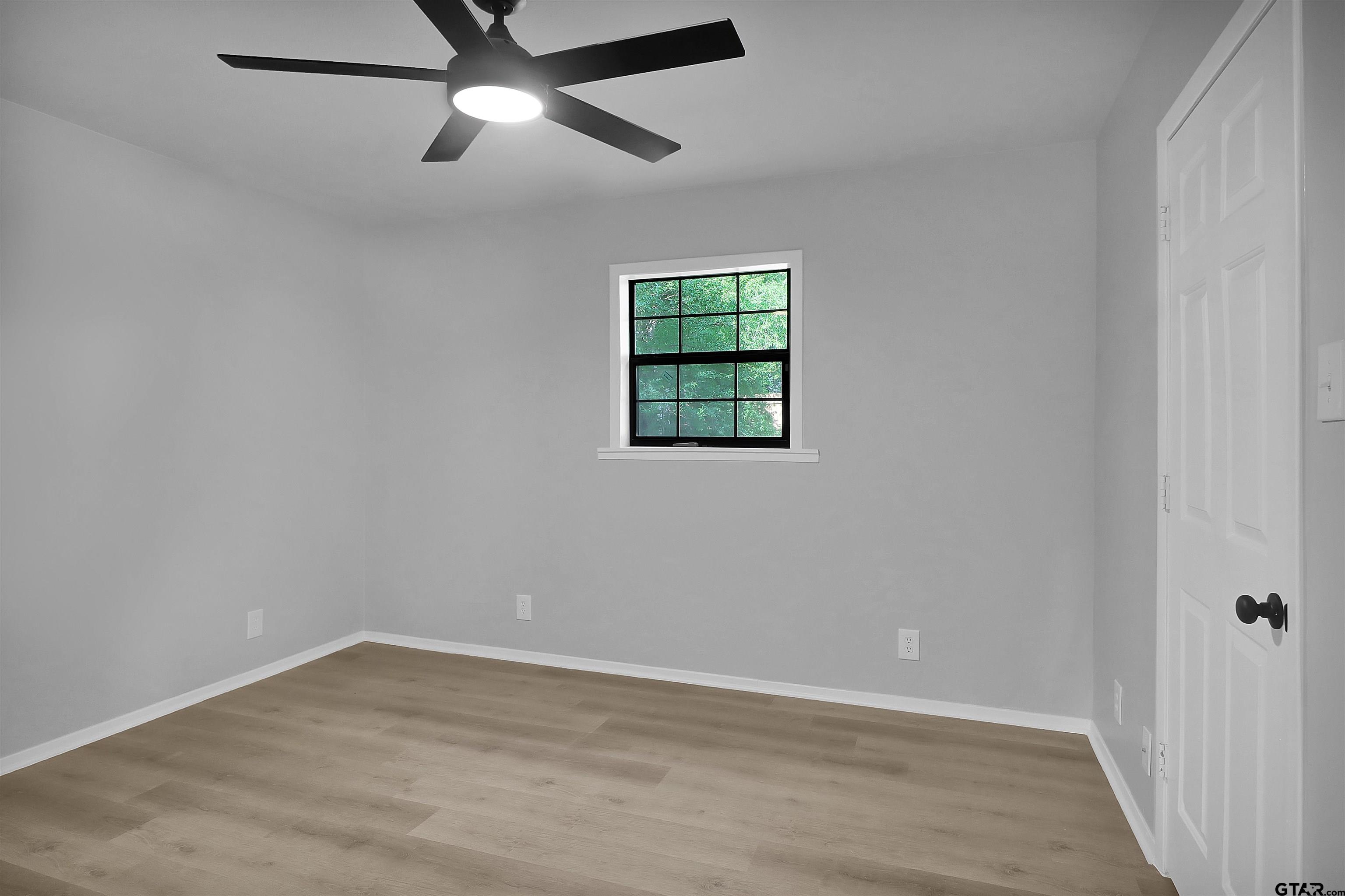 1310 Ridgeview Dr