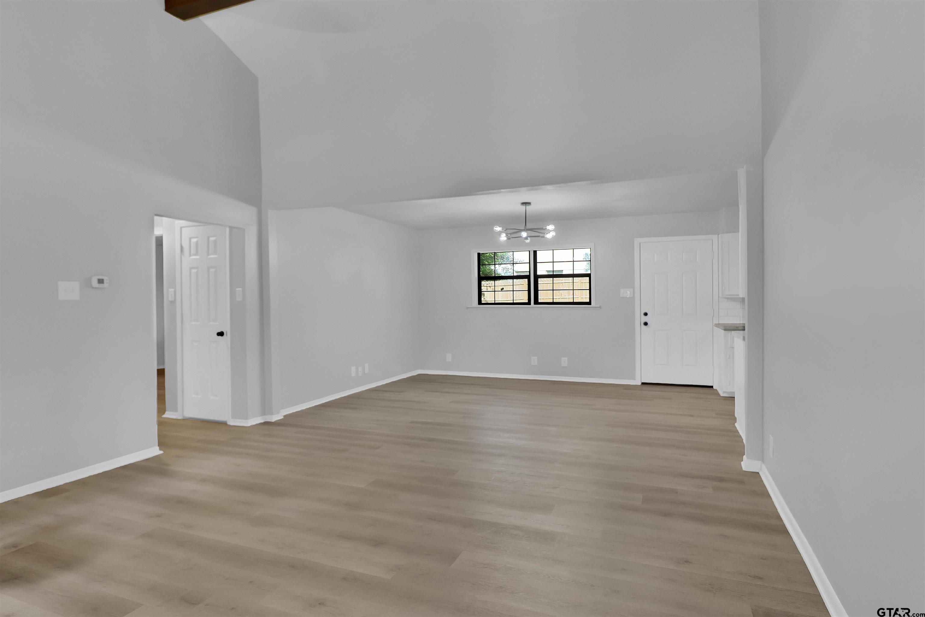 1310 Ridgeview Dr