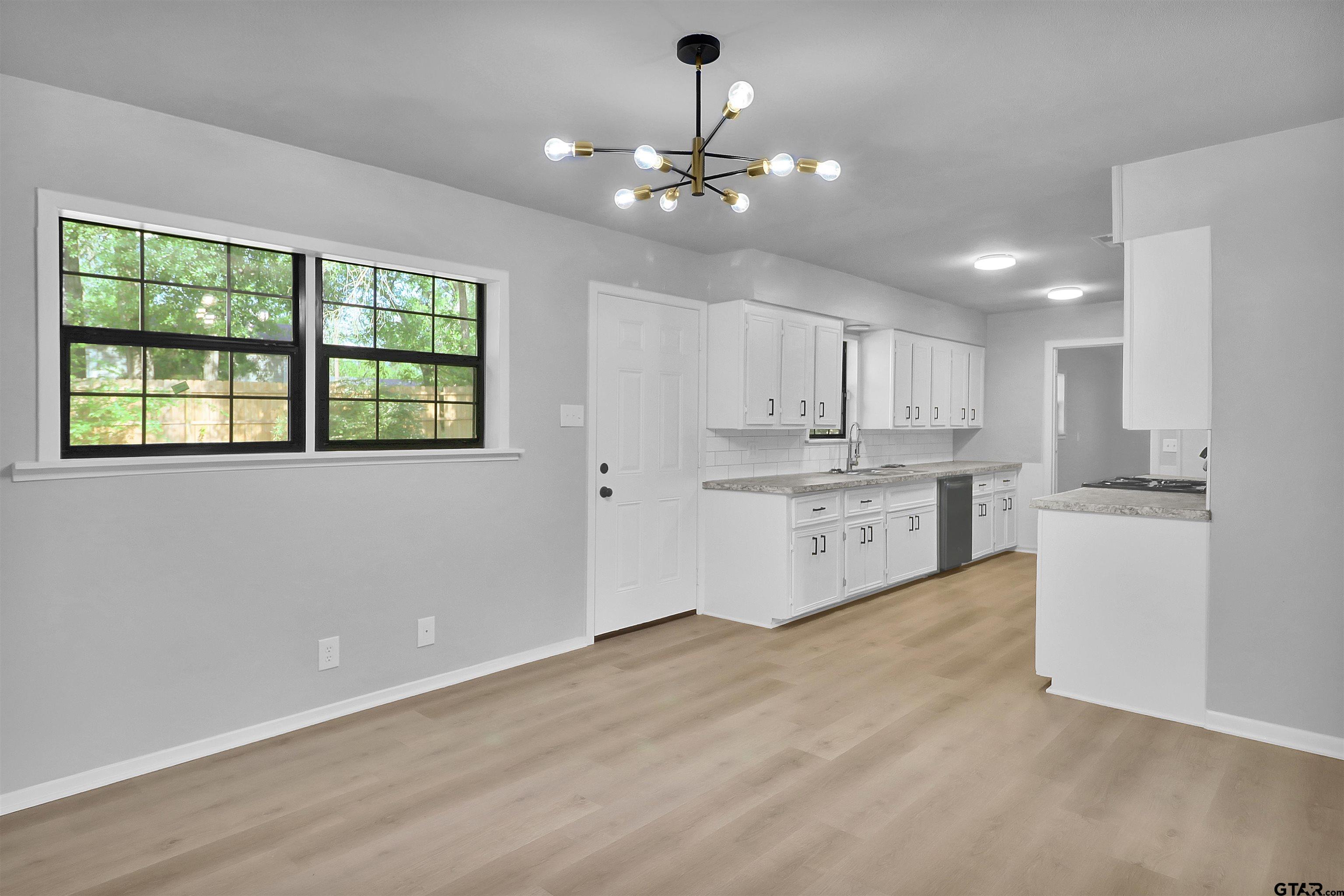 1310 Ridgeview Dr