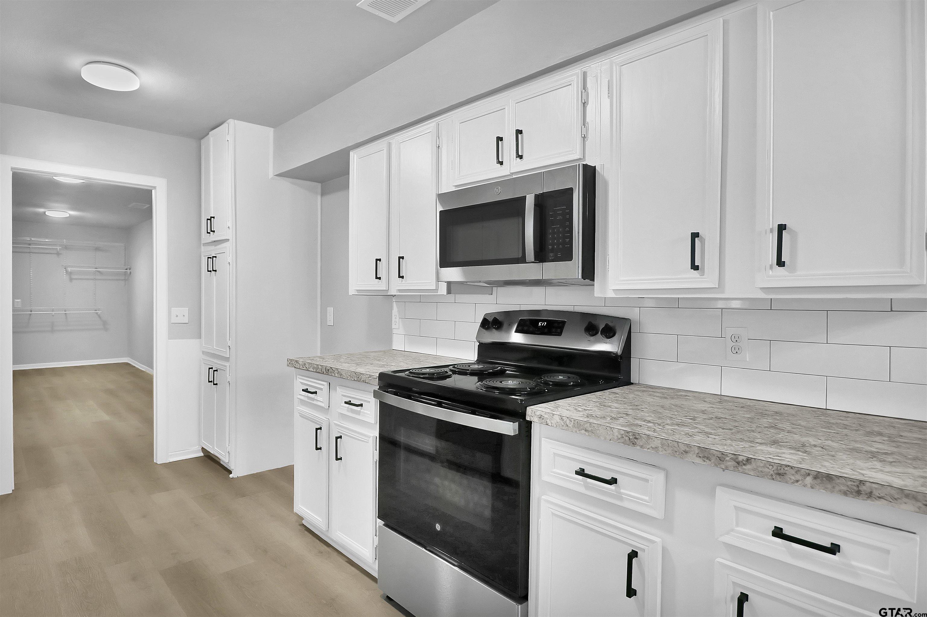 1310 Ridgeview Dr