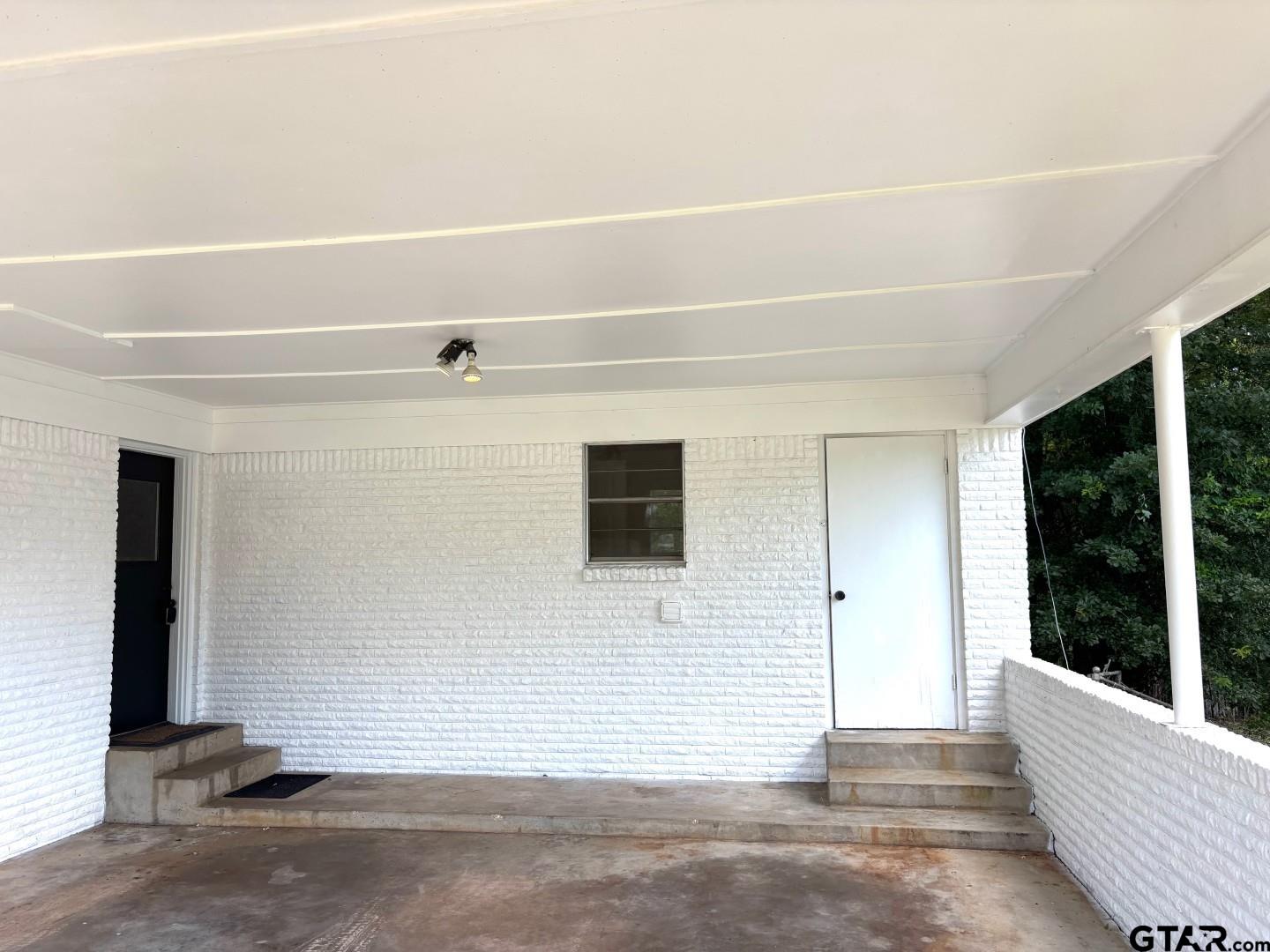 2009 LINDBERGH ROAD