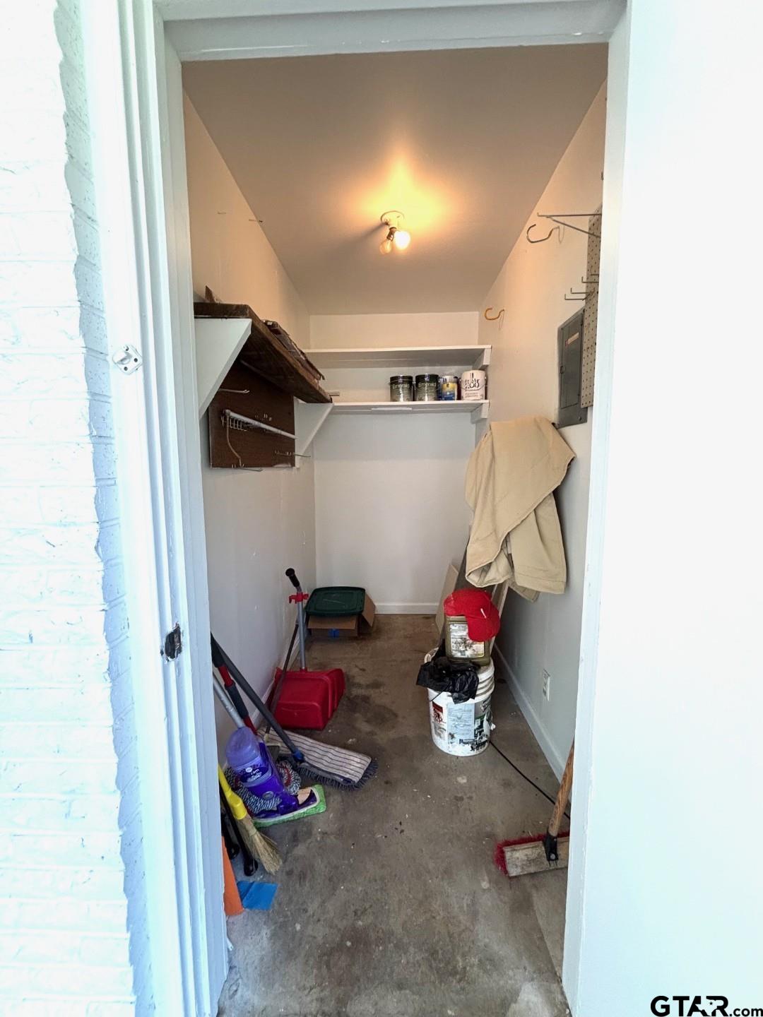 2009 LINDBERGH ROAD