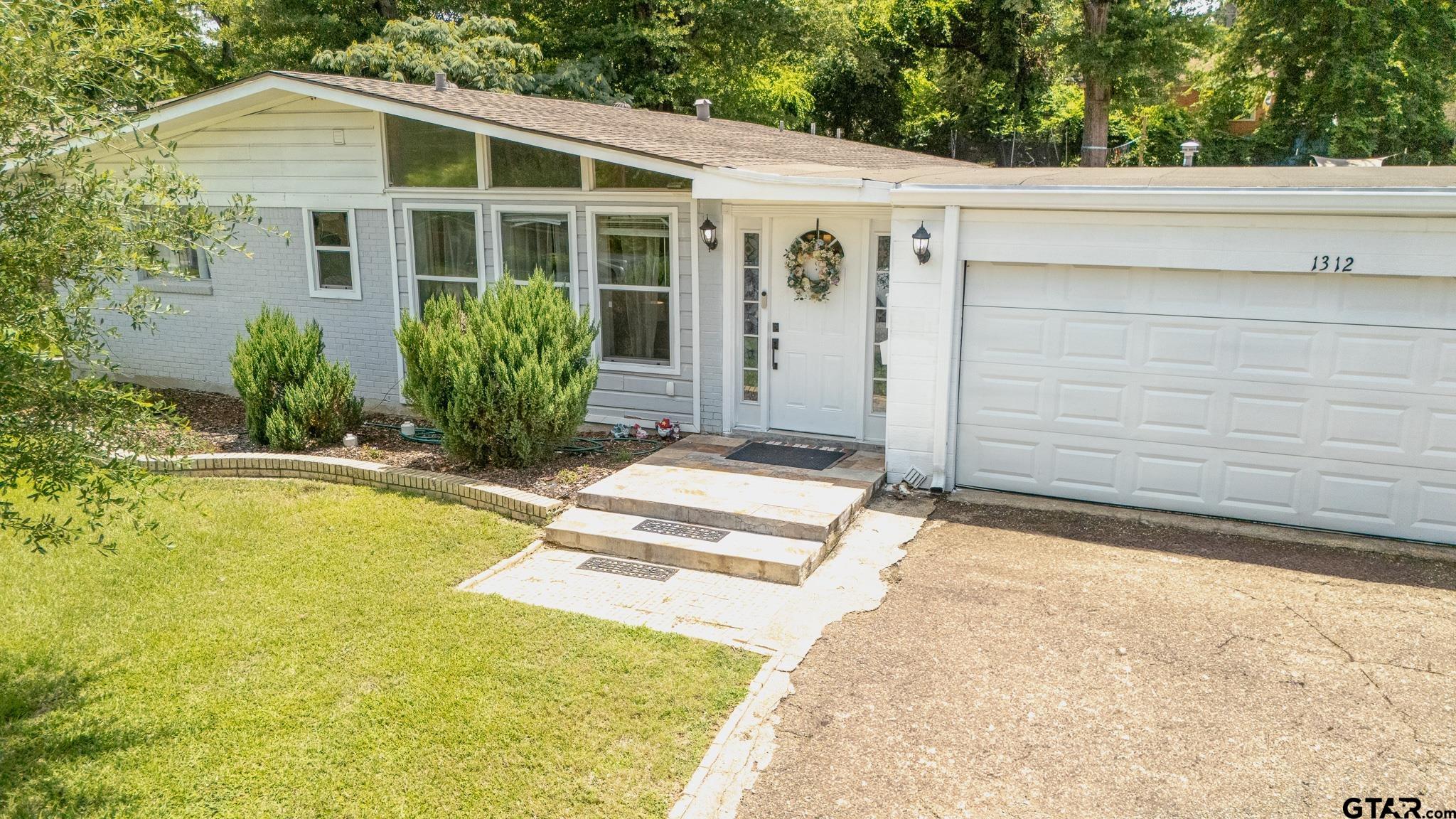 1312 Powers Drive