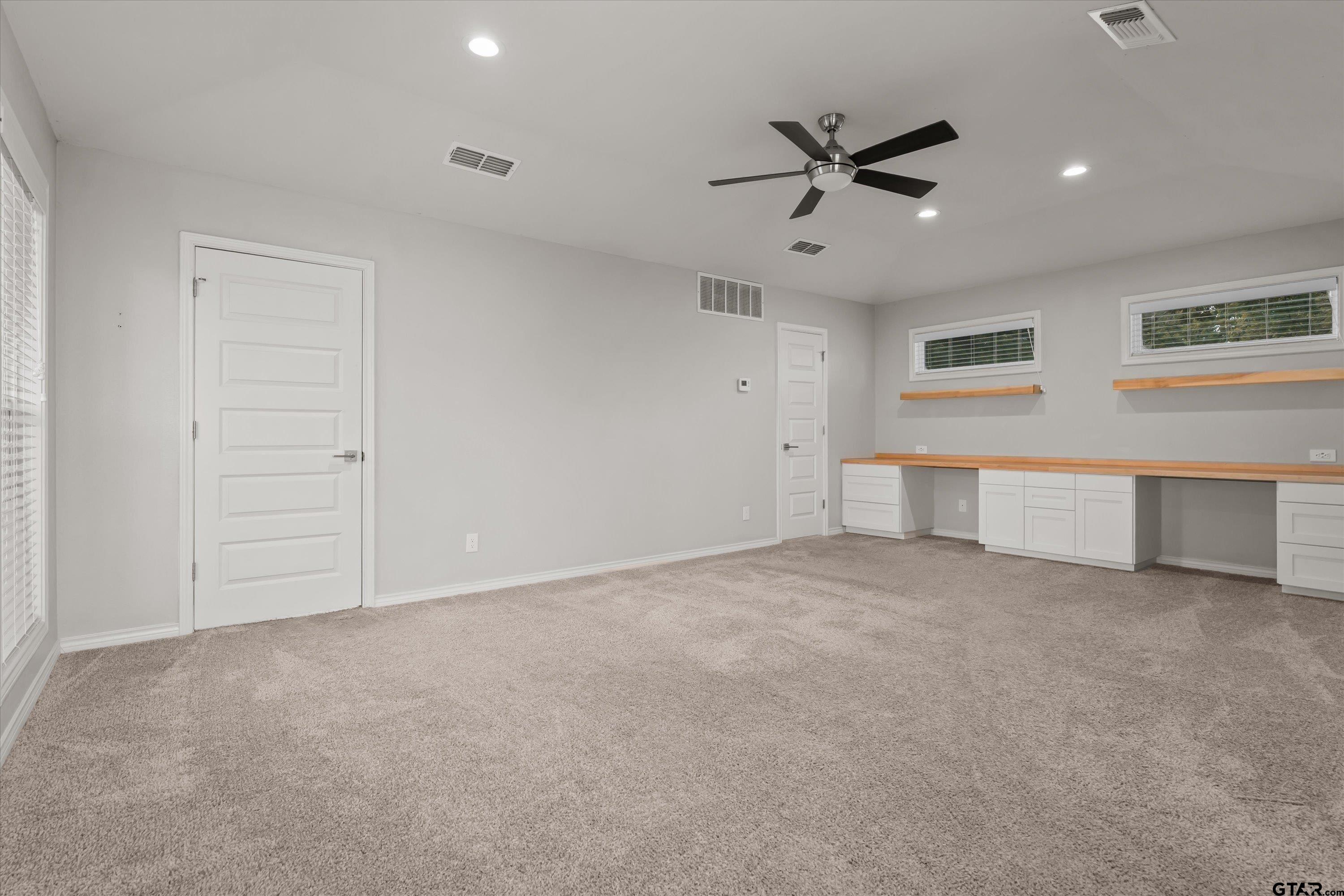 700 Oxford Drive
