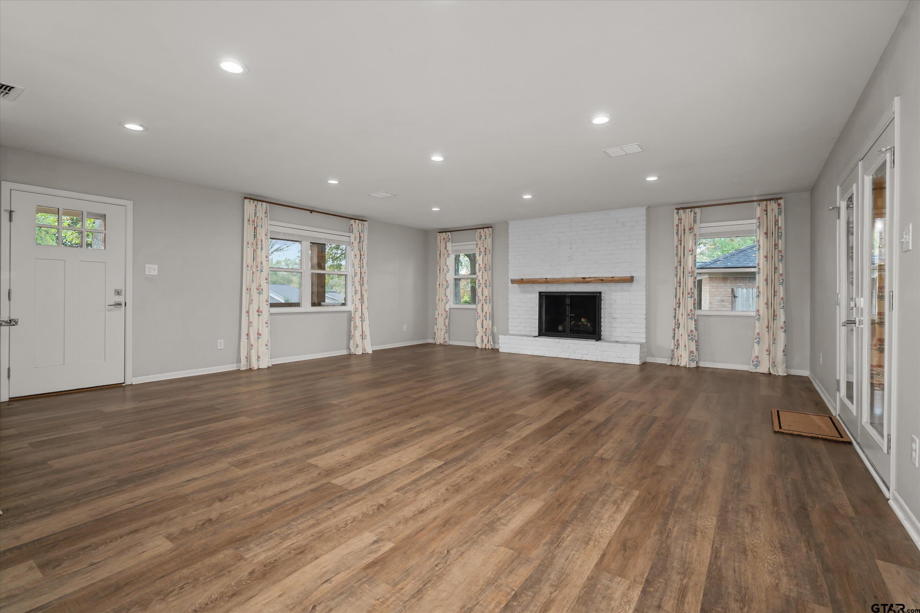700 Oxford Drive